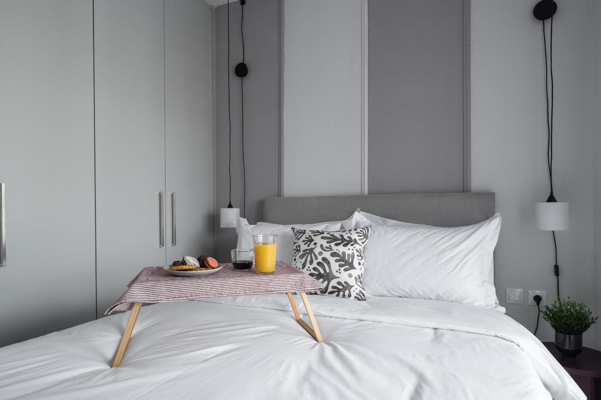Damon's - 2 Bedrooms *