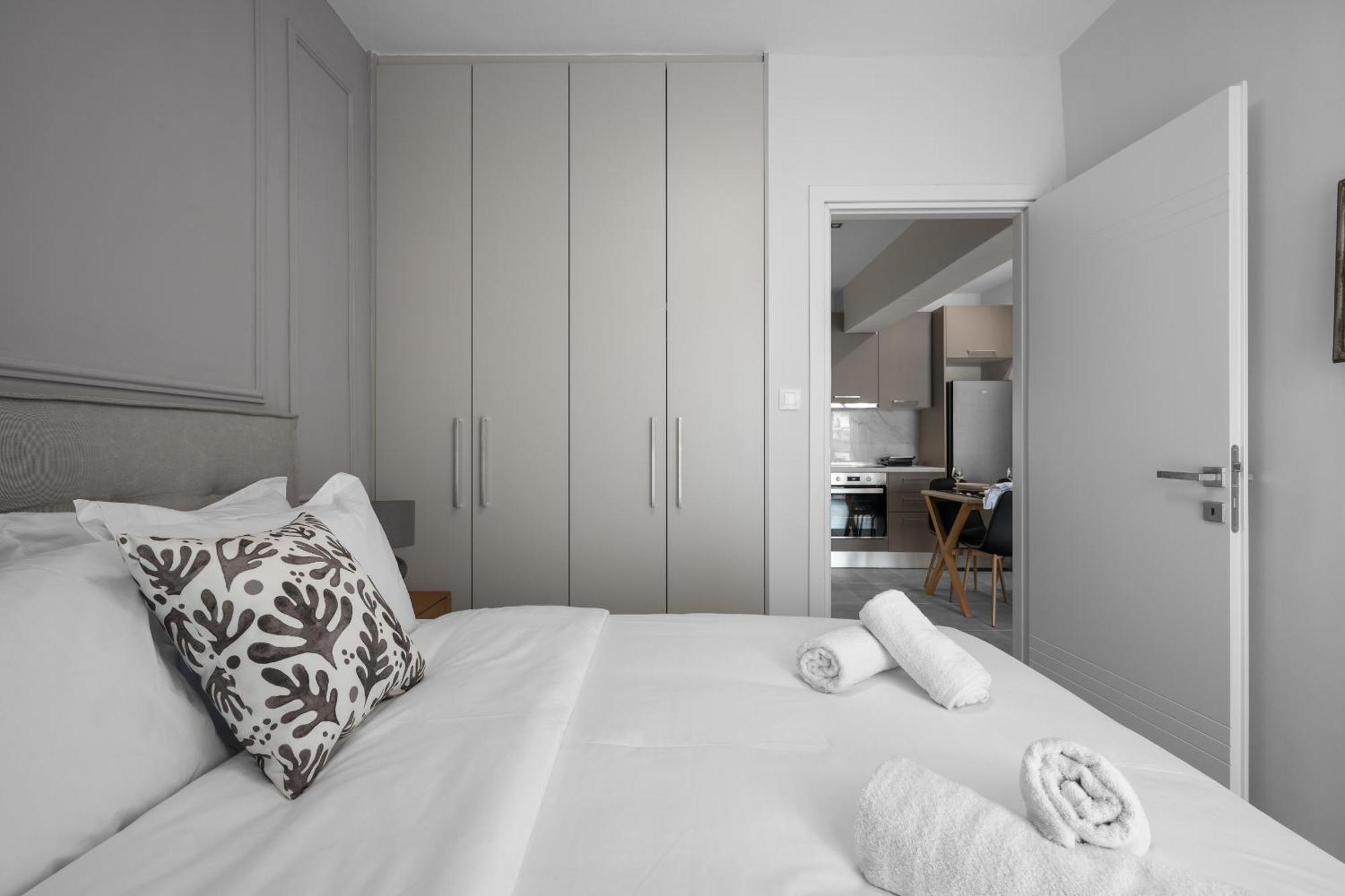 Damon's - 2 Bedrooms Apartment *